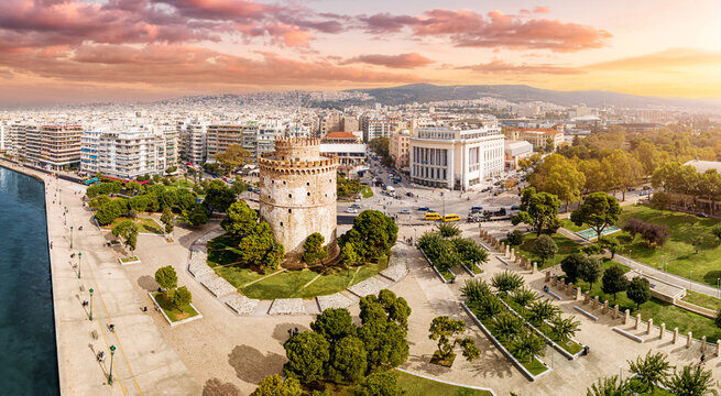The White Tower of Thessaloniki on the waterfront